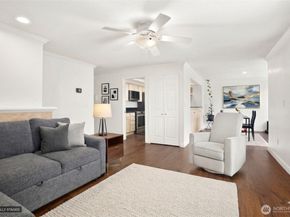 2930 76th Avenue SE A203, Mercer Island WA 98040