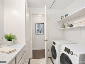 2930 76th Avenue SE A203, Mercer Island WA 98040