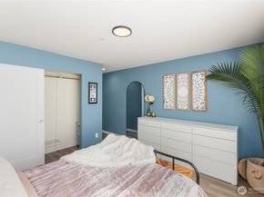9624 Linden Avenue N, Seattle WA 98103
