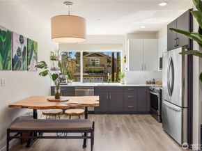 9624 Linden Avenue N, Seattle WA 98103