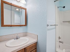 11901 93rd Avenue NE B108, Kirkland WA 98034