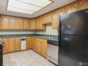 11901 93rd Avenue NE B108, Kirkland WA 98034