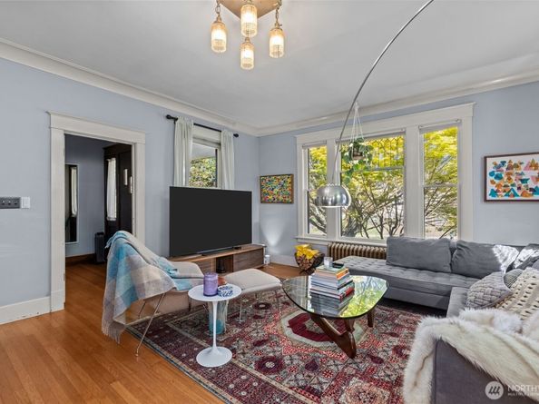 1609 N 50th Street, Seattle WA 98103