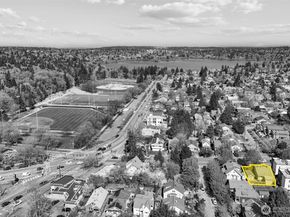 1609 N 50th Street, Seattle WA 98103