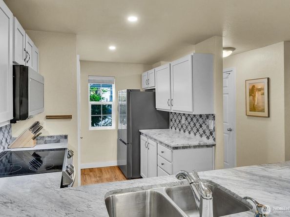 13020 102nd Lane NE 5, Kirkland WA 98034