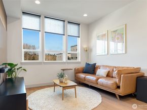 5030 Sand Point Place NE B, Seattle WA 98105