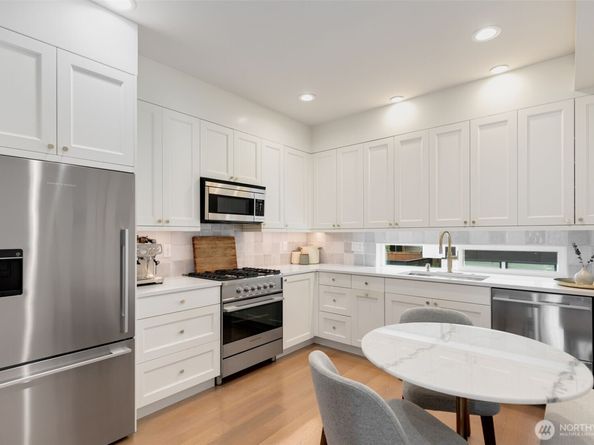 5030 Sand Point Place NE B, Seattle WA 98105