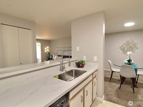 975 Aberdeen Avenue NE L202, Renton WA 98056