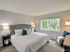 975 Aberdeen Avenue NE L202, Renton WA 98056