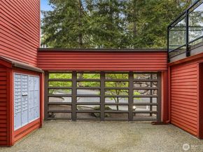 145 105th Avenue SE 25, Bellevue WA 98004