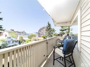 2443 55th Avenue SW 2A, Seattle WA 98116