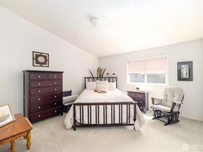 2443 55th Avenue SW 2A, Seattle WA 98116