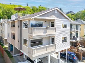 2443 55th Avenue SW 2A, Seattle WA 98116