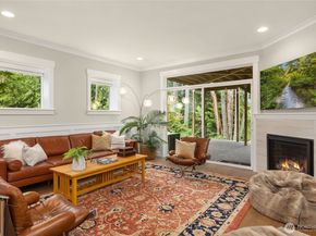 7835 Ledgestone Loop NE, Bainbridge Island WA 98110