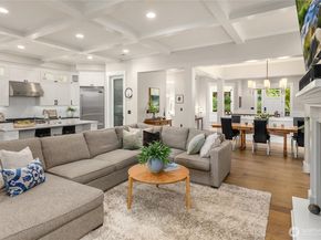7835 Ledgestone Loop NE, Bainbridge Island WA 98110