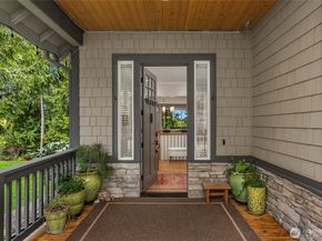 7835 Ledgestone Loop NE, Bainbridge Island WA 98110