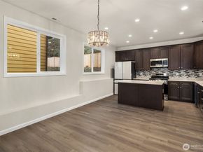2112 SW 103rd Place, Seattle WA 98146