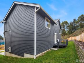 2112 SW 103rd Place, Seattle WA 98146