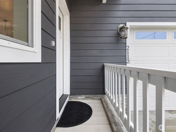 2112 SW 103rd Place, Seattle WA 98146