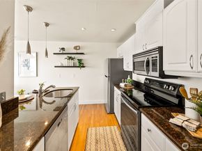 1965 12th Avenue W 401, Seattle WA 98119