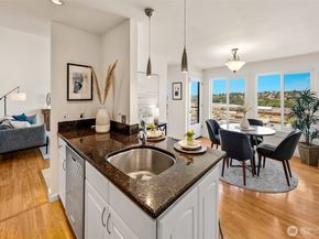 1965 12th Avenue W 401, Seattle WA 98119
