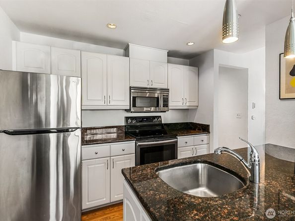 1965 12th Avenue W 401, Seattle WA 98119