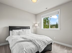1644 211th Avenue SE, Sammamish WA 98075