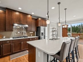 1644 211th Avenue SE, Sammamish WA 98075