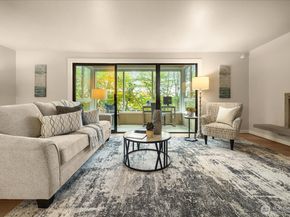 5101 NE 55th Street 103, Seattle WA 98105