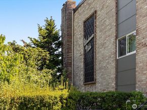 5101 NE 55th Street 103, Seattle WA 98105