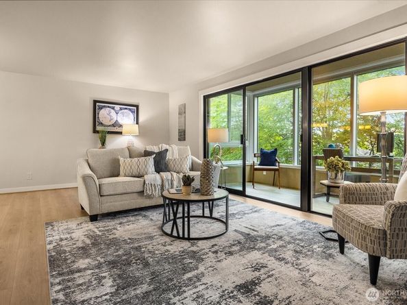 5101 NE 55th Street 103, Seattle WA 98105