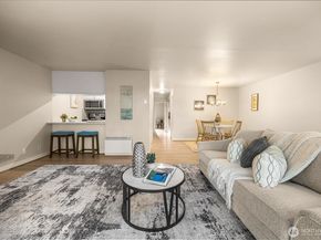 5101 NE 55th Street 103, Seattle WA 98105