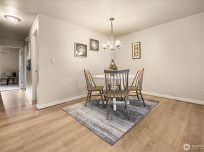 5101 NE 55th Street 103, Seattle WA 98105