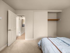 5101 NE 55th Street 103, Seattle WA 98105