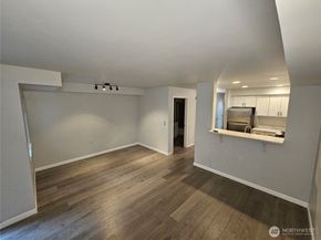 2530 15th Avenue W 303, Seattle WA 98119