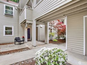 4231 220th Place SE 1101, Issaquah WA 98029