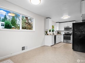 7552 21st Avenue SW, Seattle WA 98106