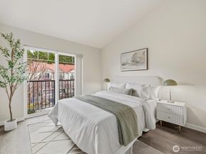 12701 SE 41st Place 316, Bellevue WA 98006