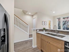 12701 SE 41st Place 316, Bellevue WA 98006
