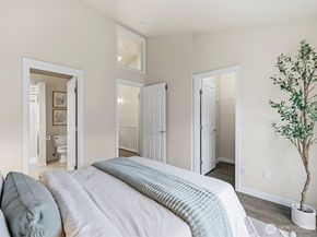 12701 SE 41st Place 316, Bellevue WA 98006