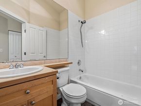 12701 SE 41st Place 316, Bellevue WA 98006