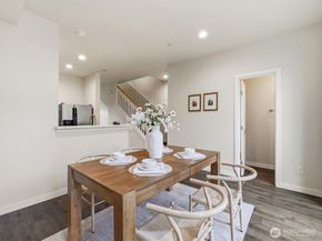 12701 SE 41st Place 316, Bellevue WA 98006