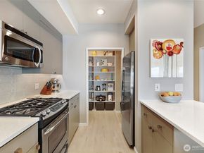 1388 Alki Avenue SW 402, Seattle WA 98116