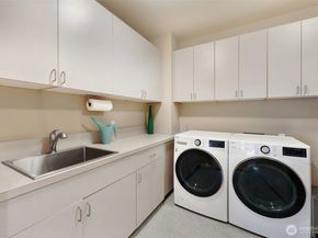 1388 Alki Avenue SW 402, Seattle WA 98116