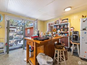 14022 Roslyn Place N, Seattle WA 98133
