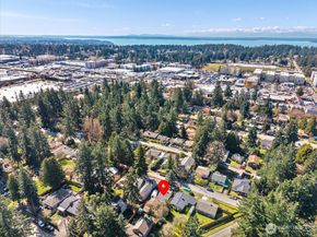 14022 Roslyn Place N, Seattle WA 98133