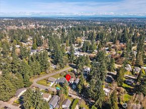 14022 Roslyn Place N, Seattle WA 98133