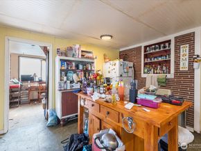 14022 Roslyn Place N, Seattle WA 98133