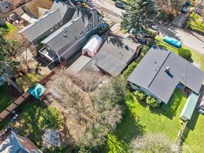 14022 Roslyn Place N, Seattle WA 98133