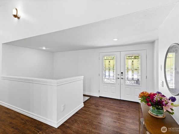 16306 Valhalla Drive, Bothell WA 98011